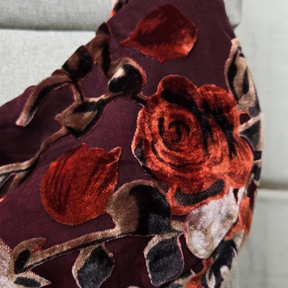 Floral Velvet Shoulder Bag - Picture 5 of 14